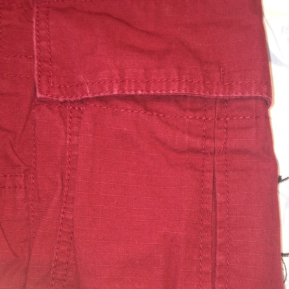 Men’s deep red Mossimo cargo shorts size 40 - Picture 5 of 8